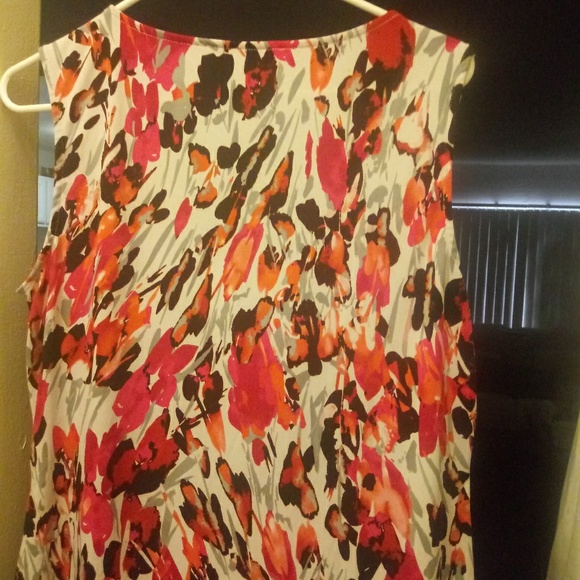 Top - Picture 2 of 3